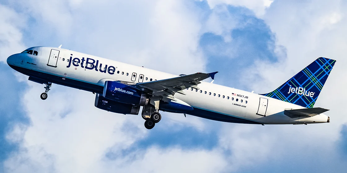 JetBlue Airbus A320 aircraft taking off